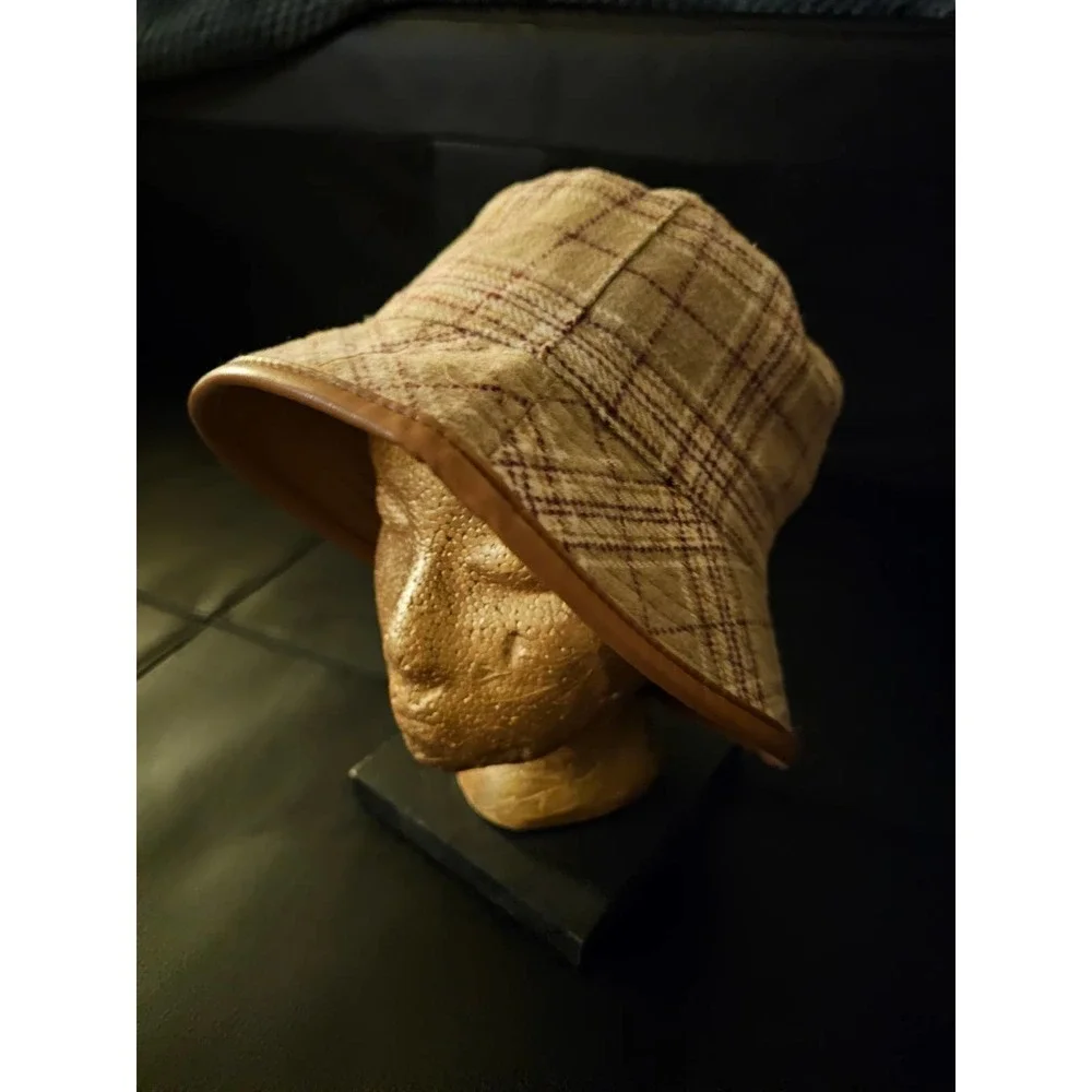 NWT Steve Madden Reversible Bucket Hat Plaid Tan Brown FauxLeather Trim One Size